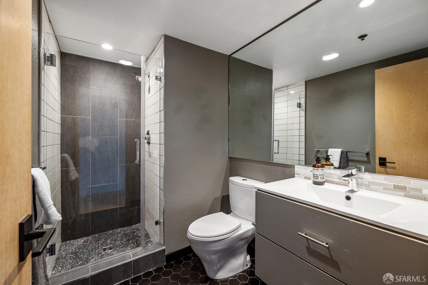 175 Bluxome Street Unit: 327