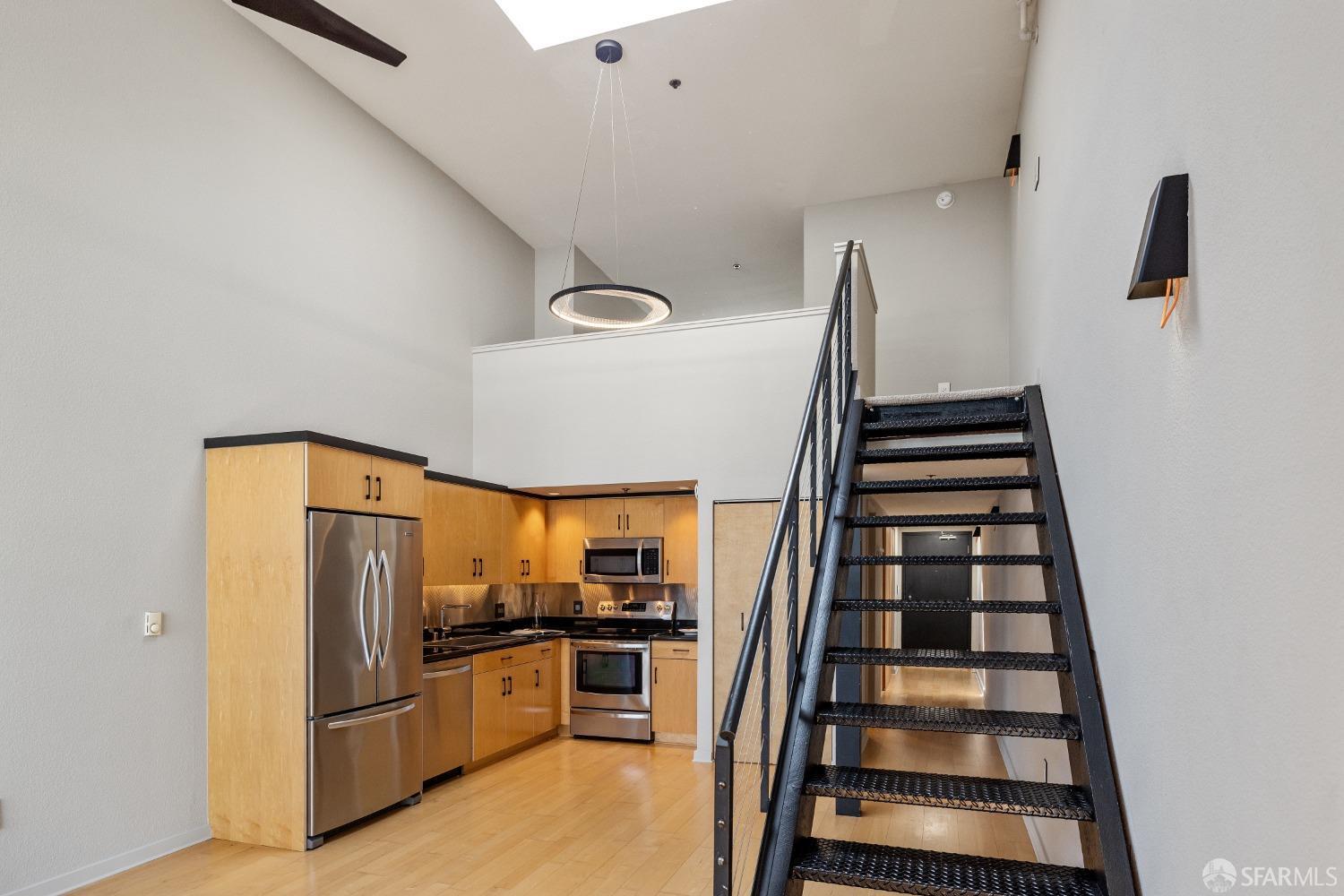 175 Bluxome Street Unit: 327