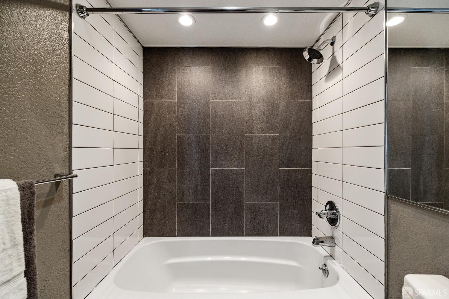 175 Bluxome Street Unit: 327