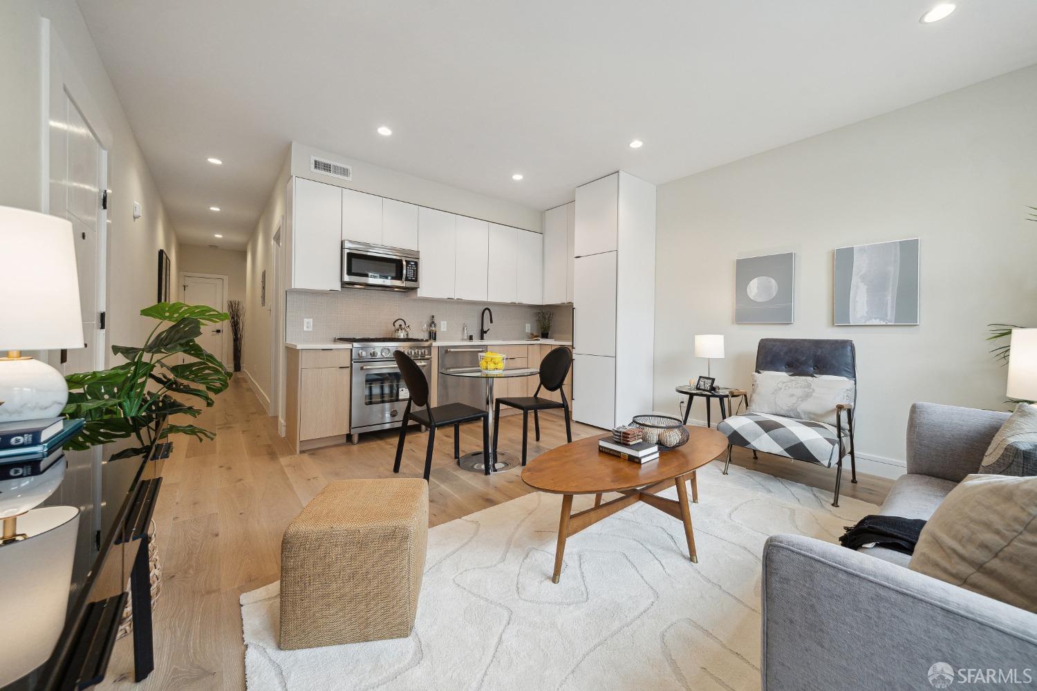 1492 Larkin Street Unit: 1