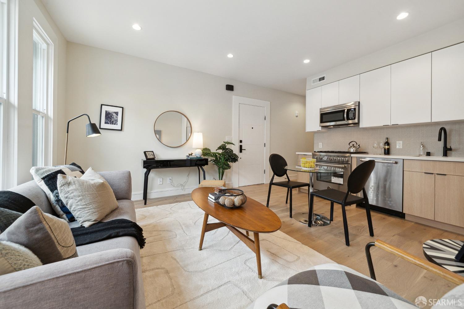 1492 Larkin Street Unit: 1