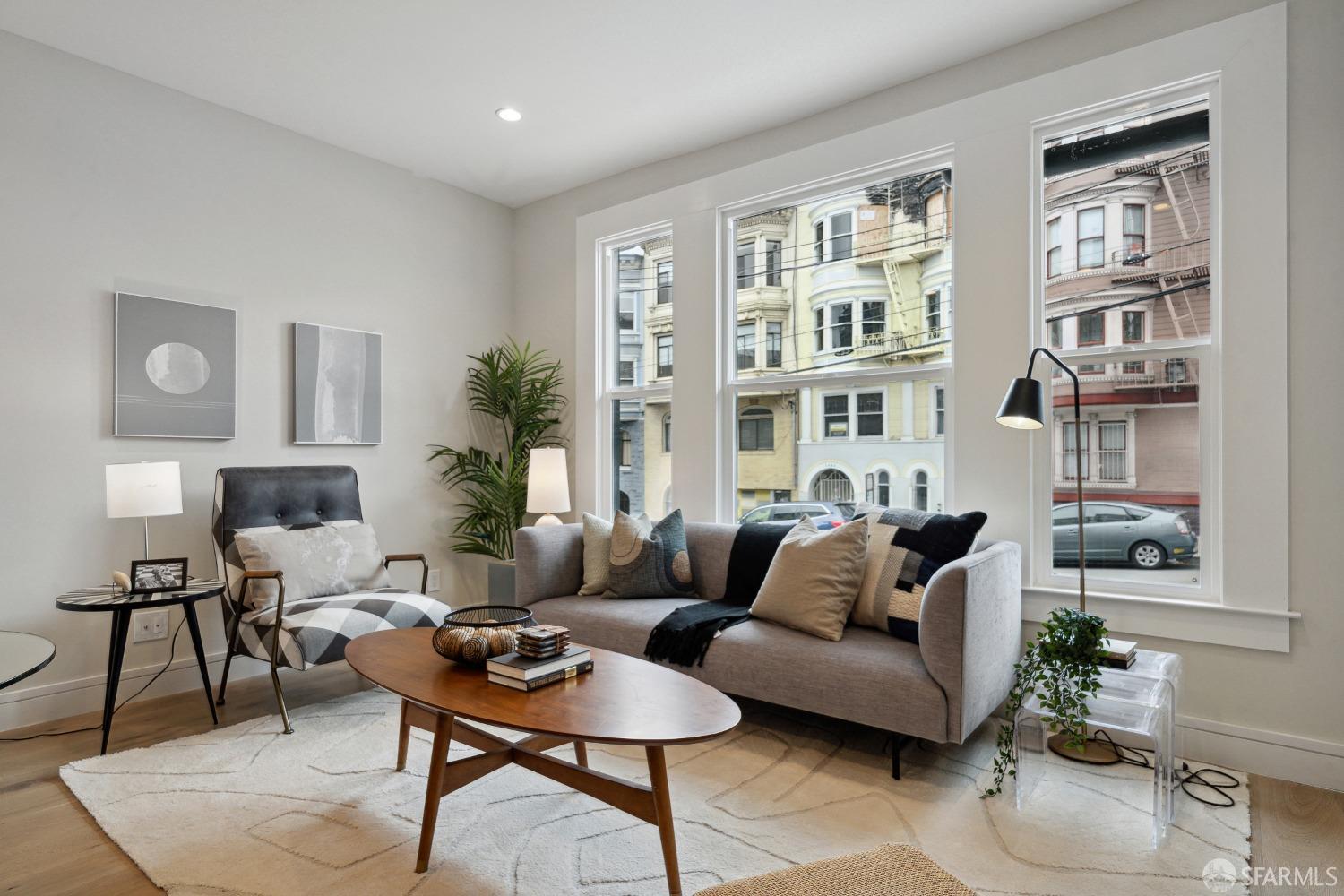 1492 Larkin Street Unit: 1