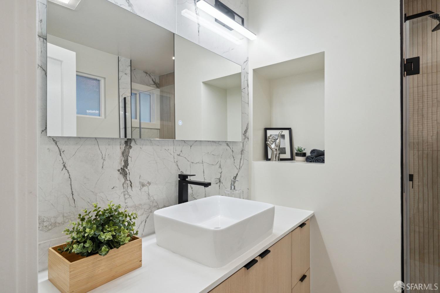 1492 Larkin Street Unit: 1