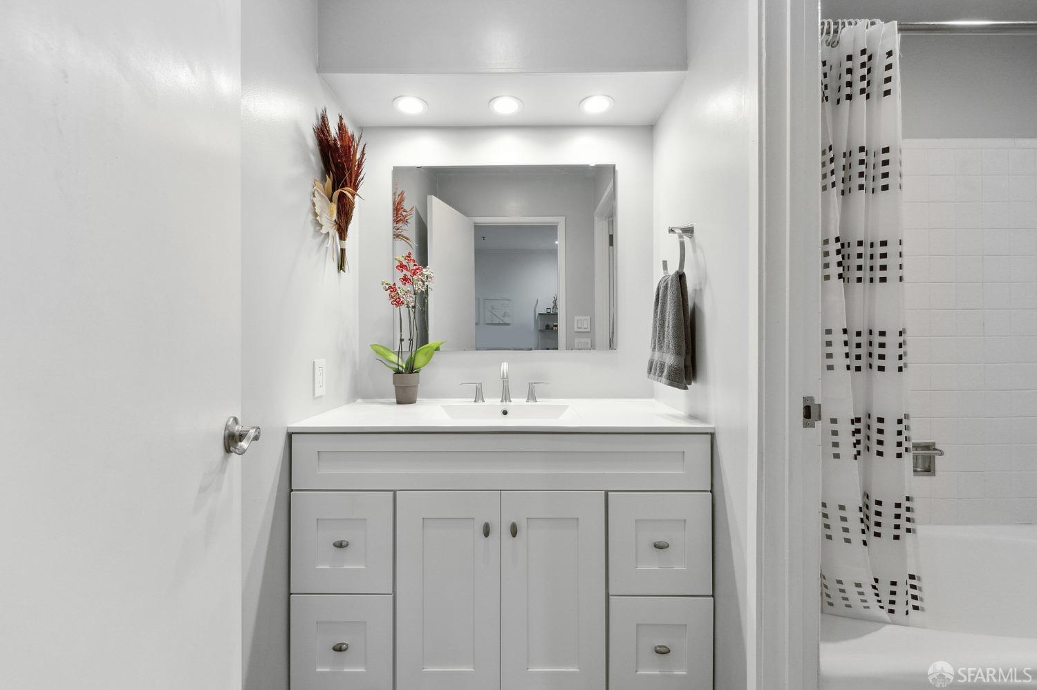 930 Pine Street Unit: 114