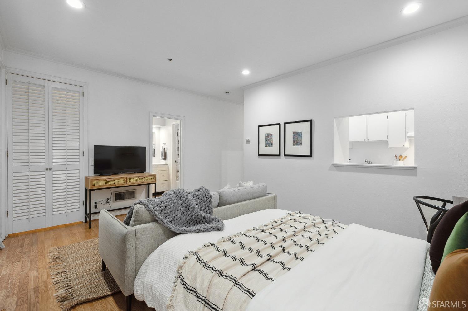 930 Pine Street Unit: 114