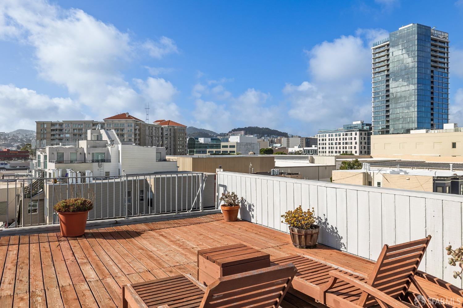 83 Lafayette Street Unit: 3