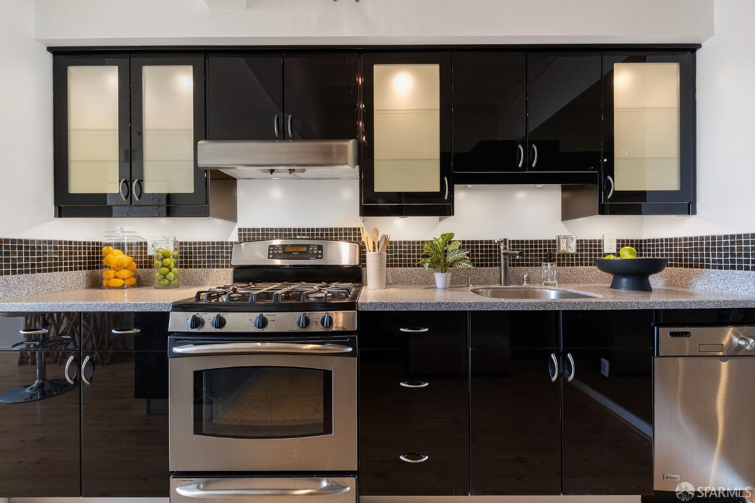83 Lafayette Street Unit: 3