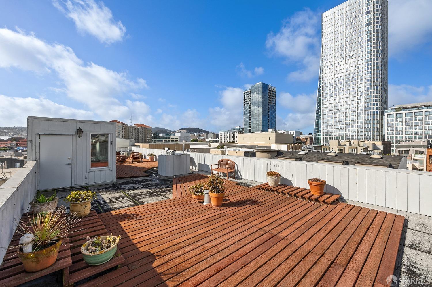 83 Lafayette Street Unit: 3
