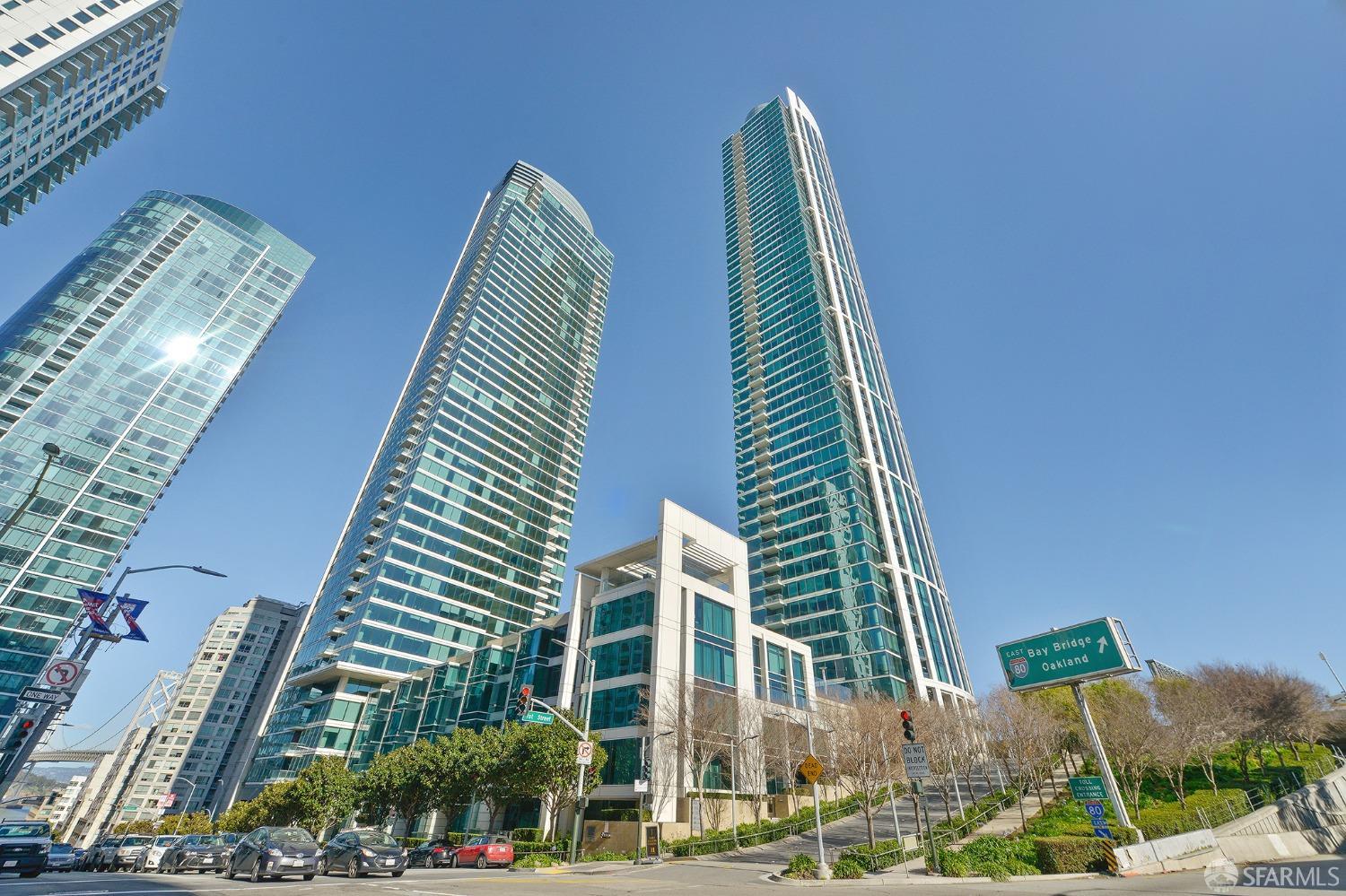 425 1st Street Unit: 906