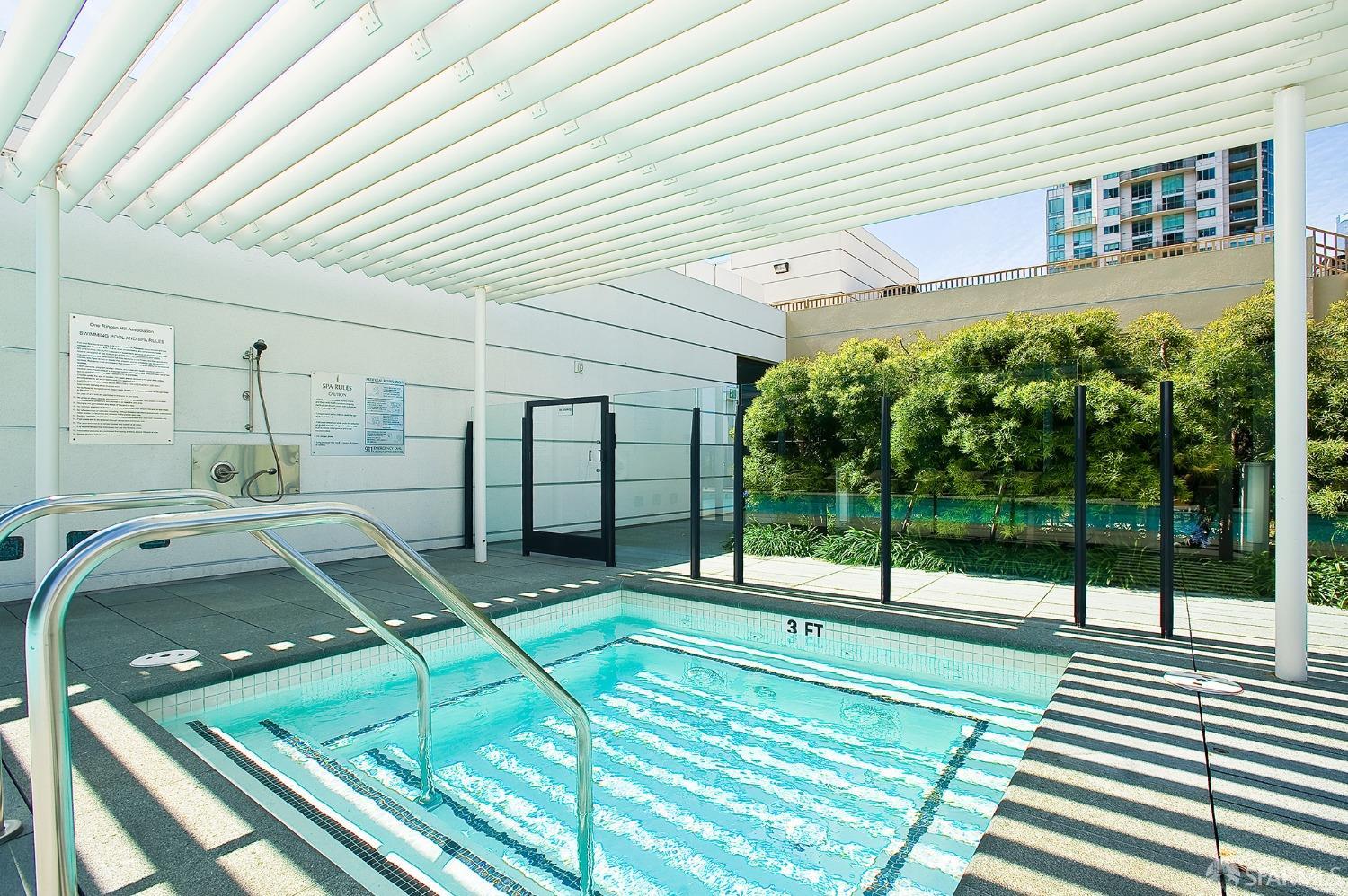 425 1st Street Unit: 906