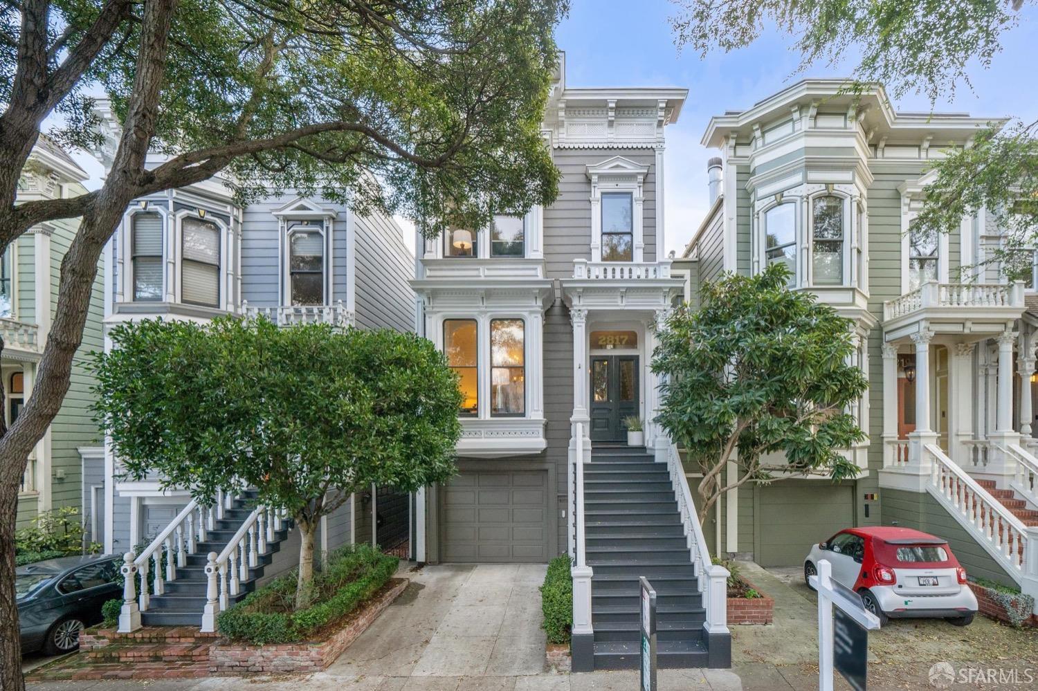 2817 Pine Street