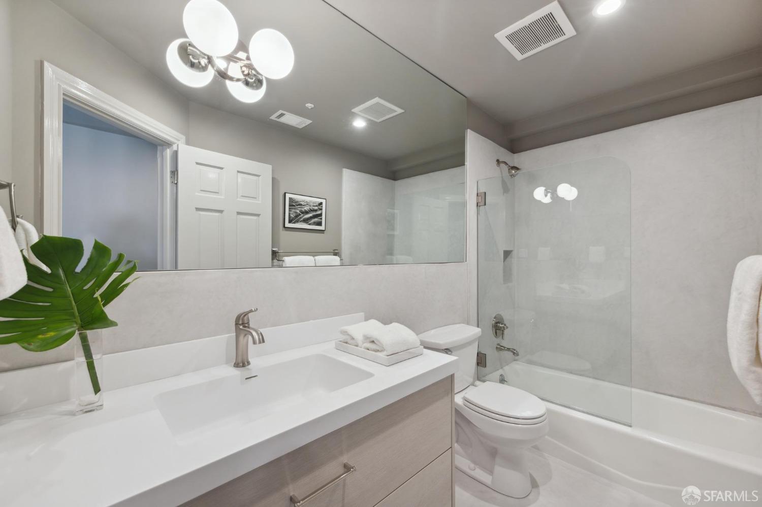 475 Lombard Street Unit: 4