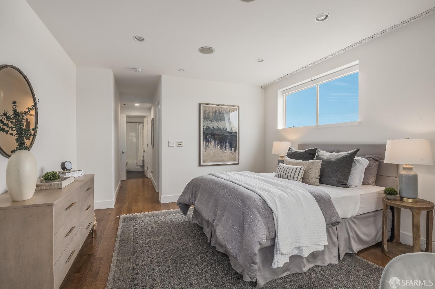 1495 Valencia Street # 5