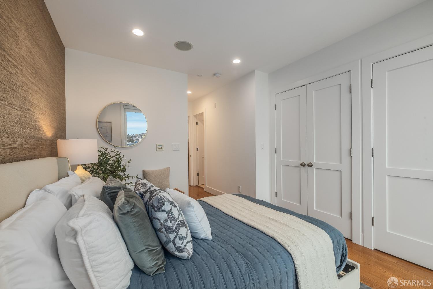 1495 Valencia Street # 5