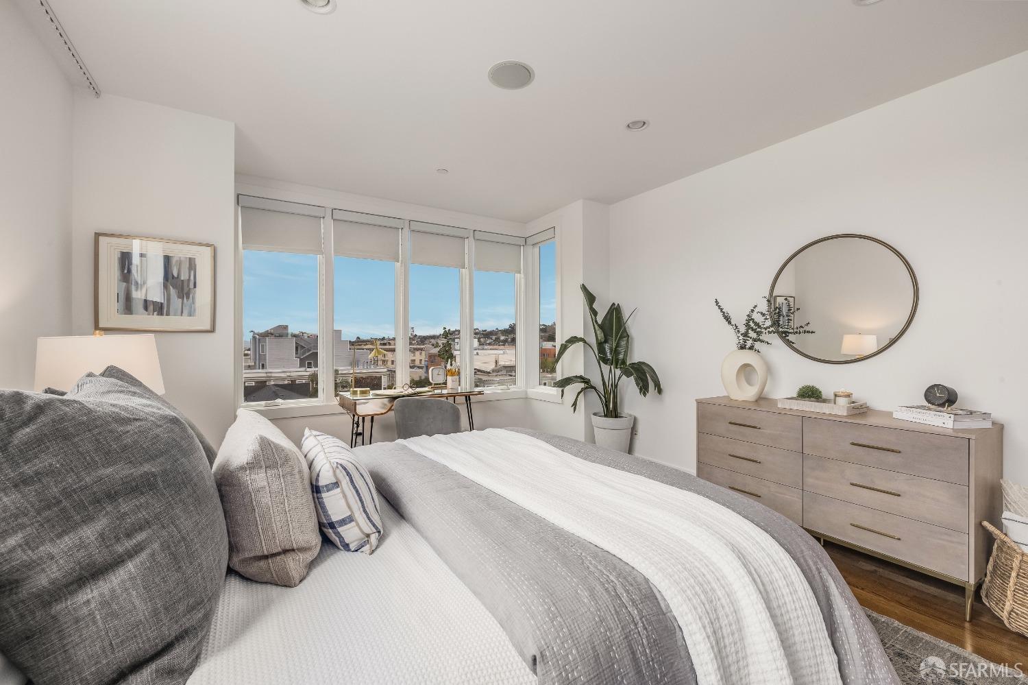 1495 Valencia Street # 5