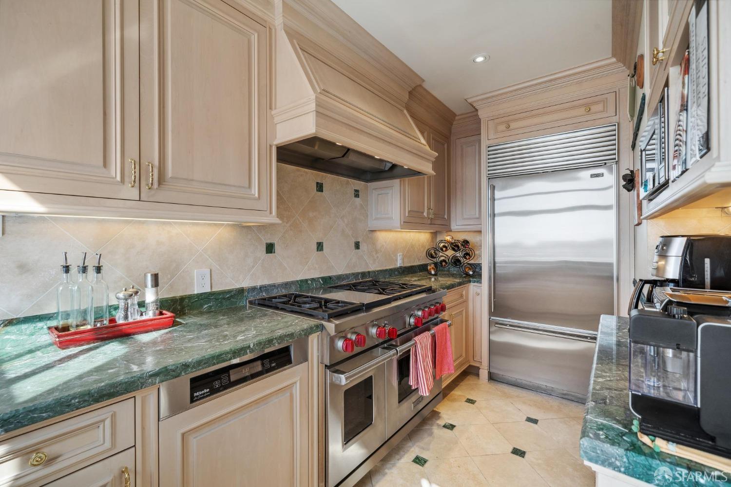 1201 California Street # 1602