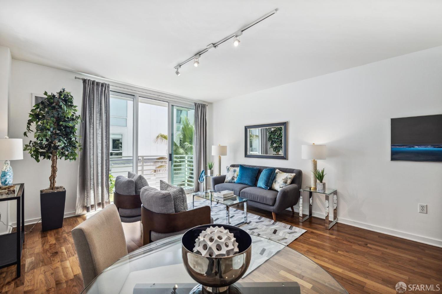 555 4th Street # 728