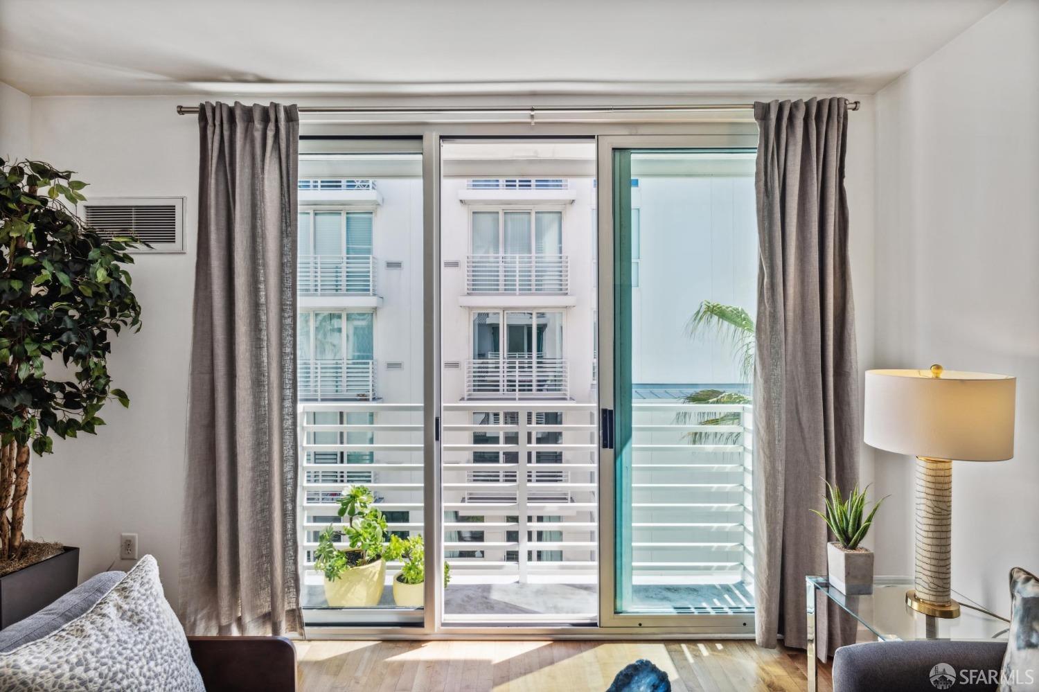 555 4th Street # 728