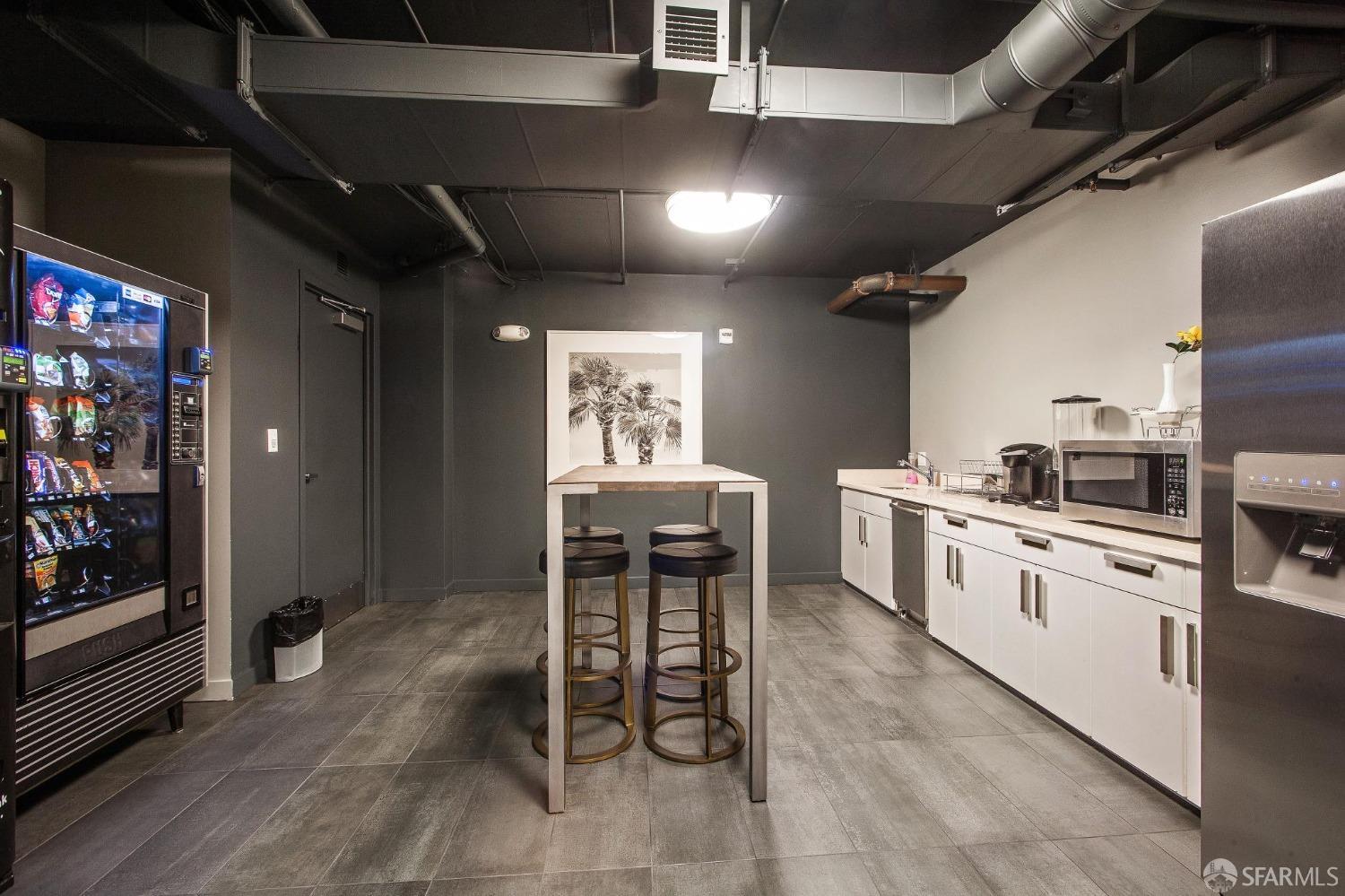 555 4th Street # 728