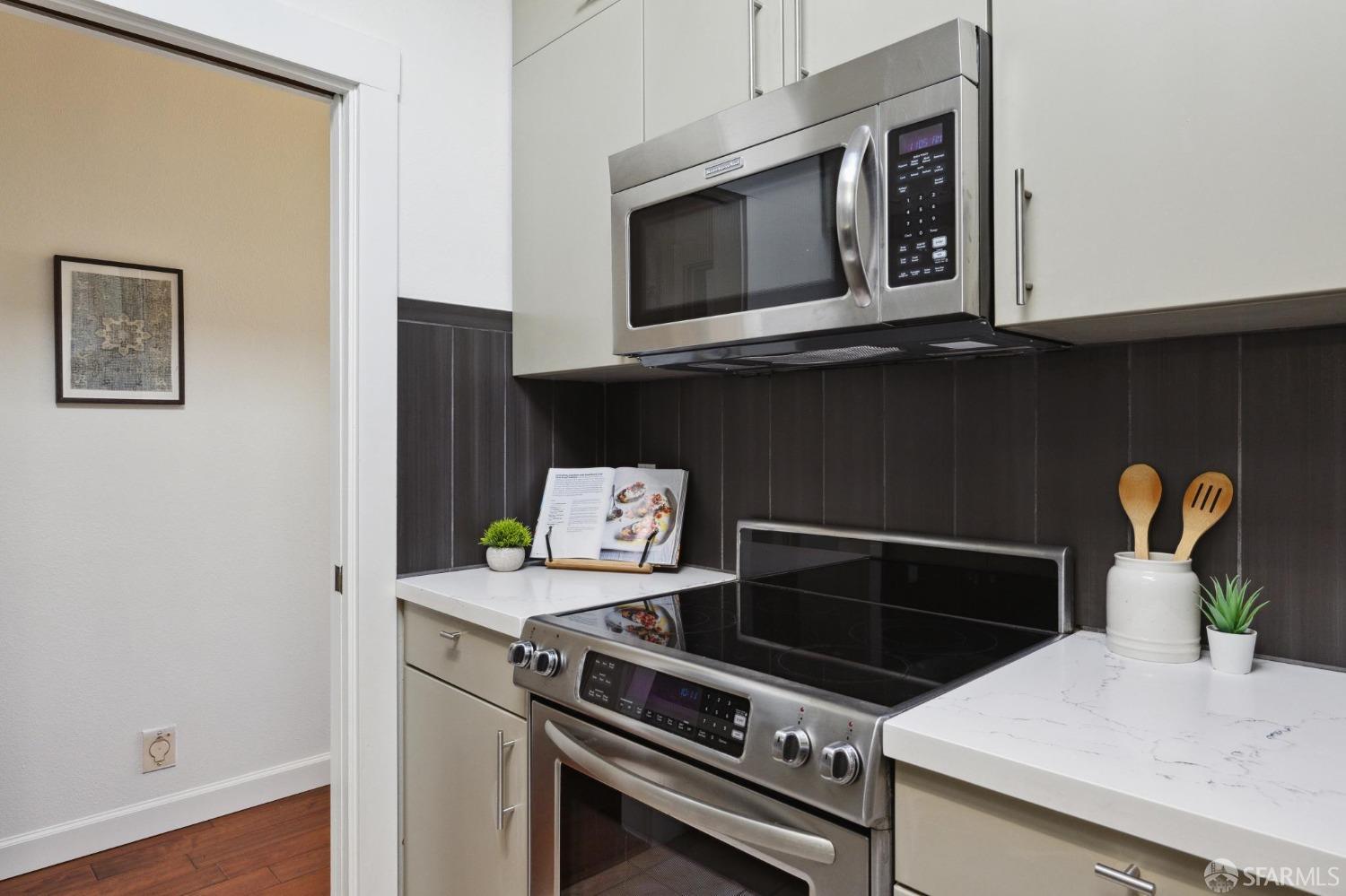 2425 Market Street # 8