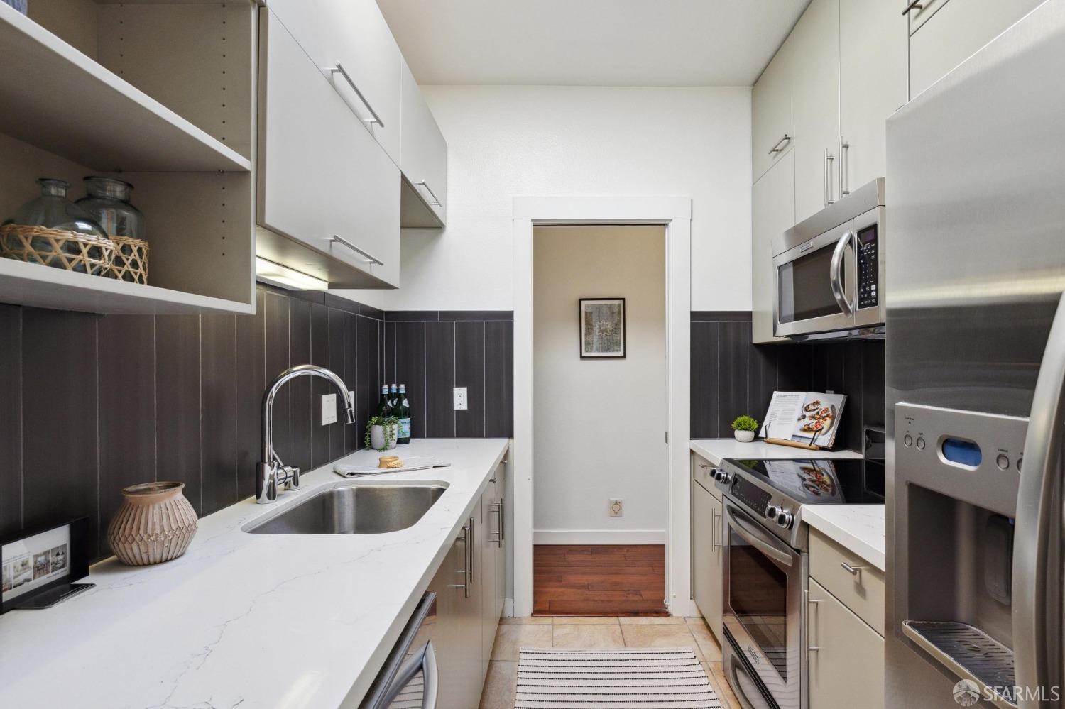 2425 Market Street # 8
