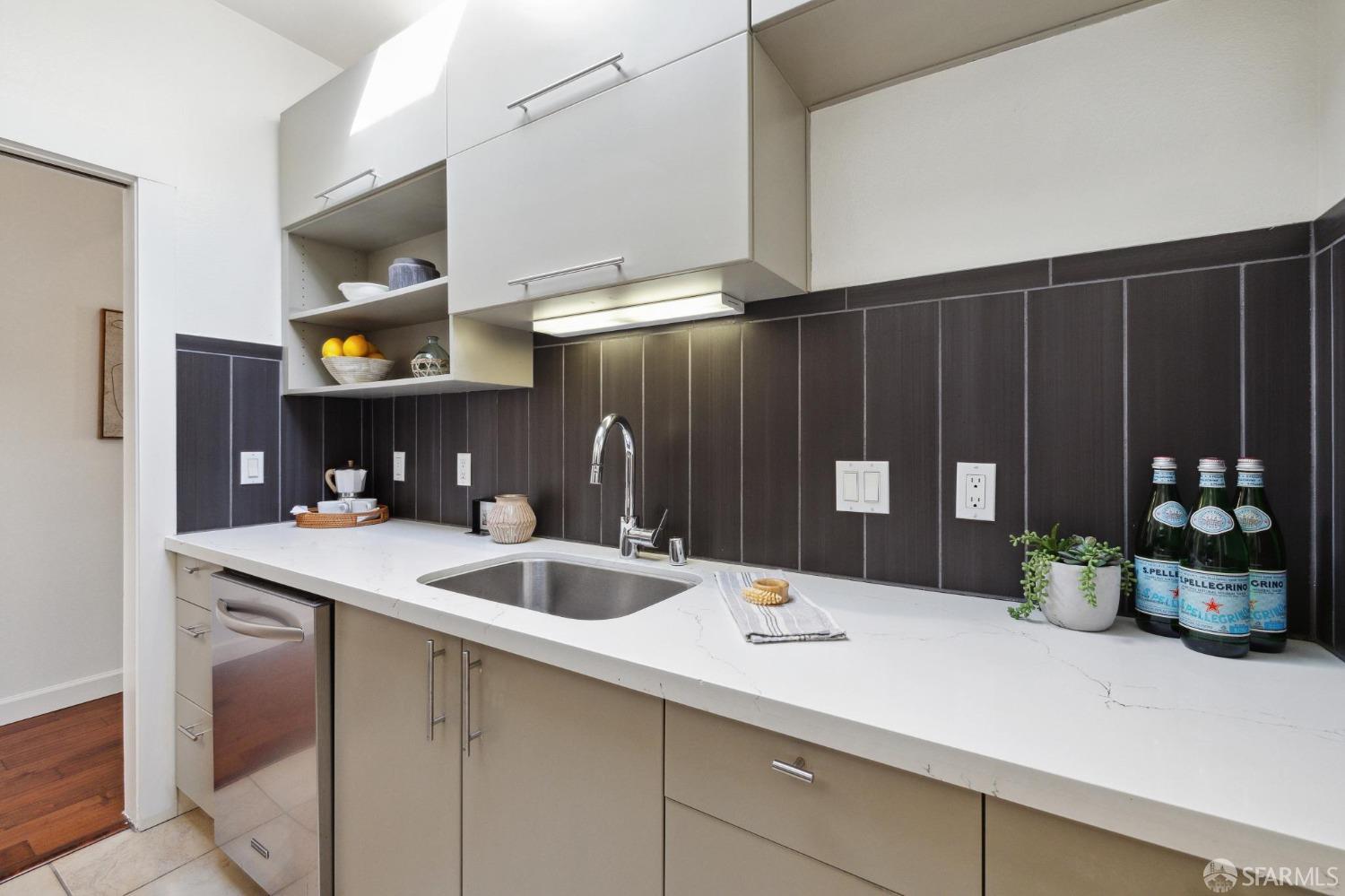 2425 Market Street # 8