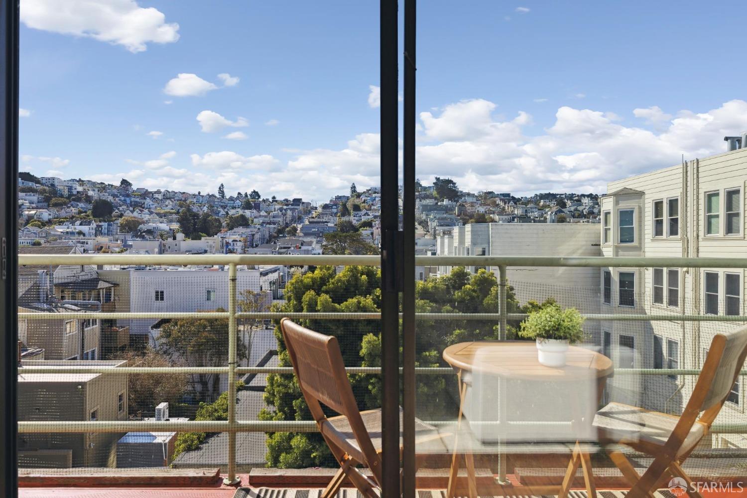 2425 Market Street # 8