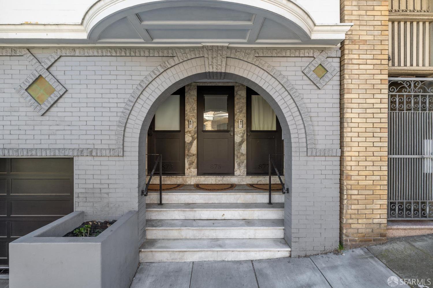 877 Union Street