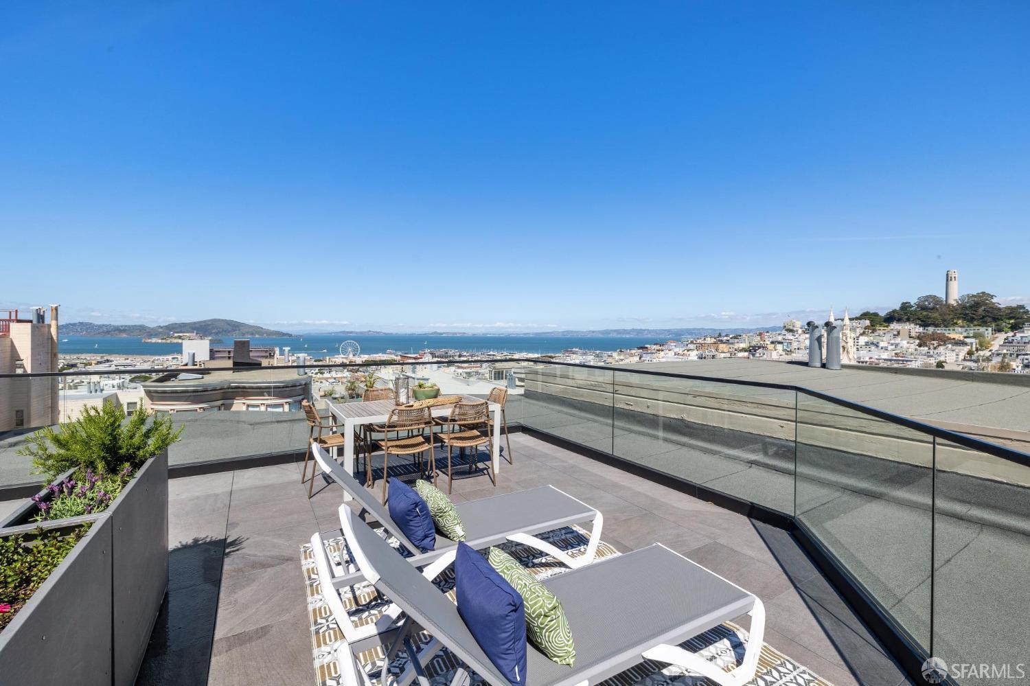 877 Union Street