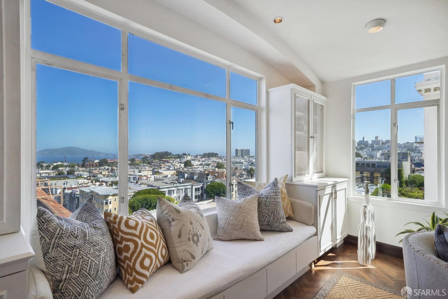 2100 Green Street # 304