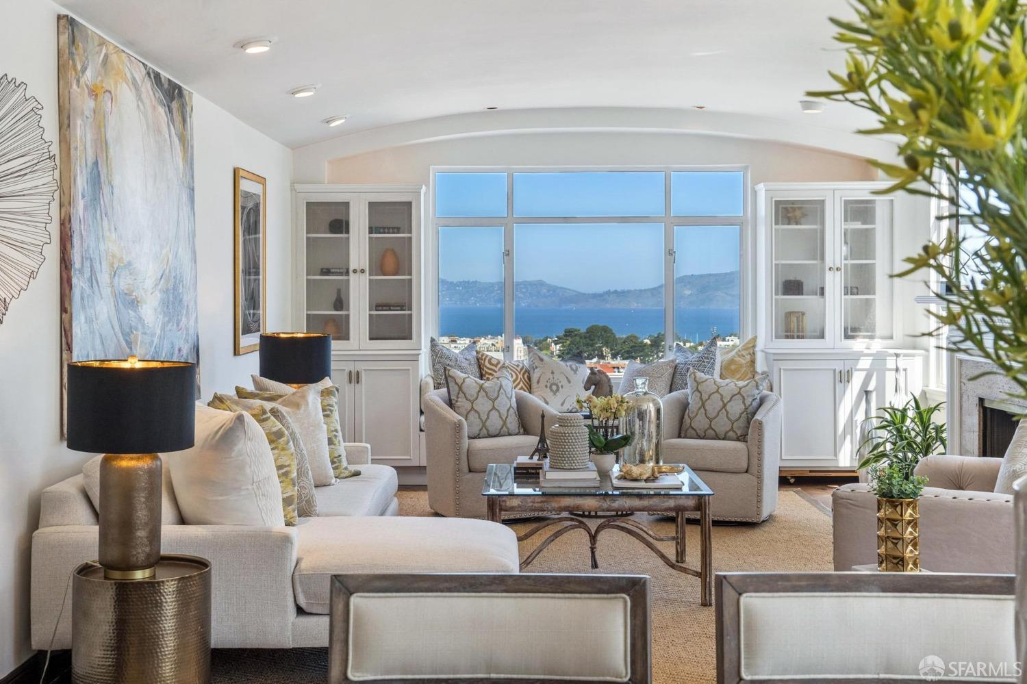 2100 Green Street # 304