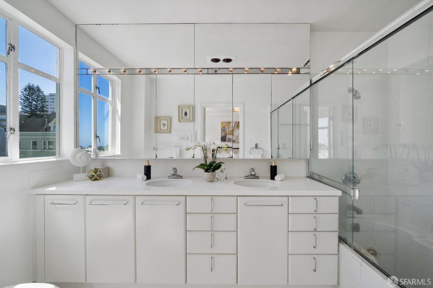 2100 Green Street # 304