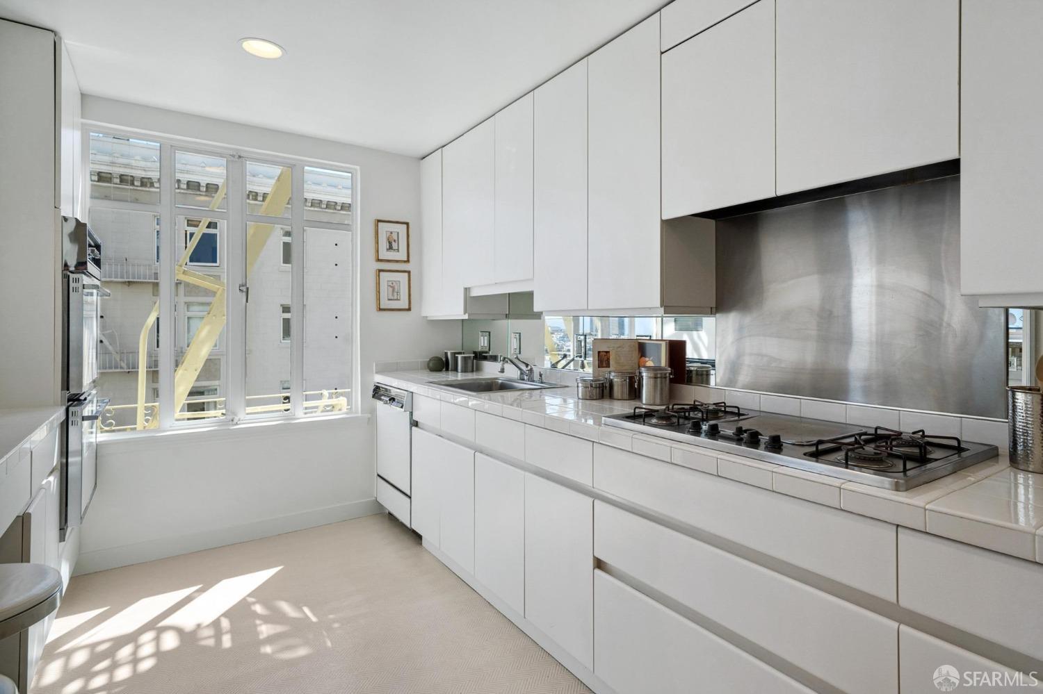 2100 Green Street # 304