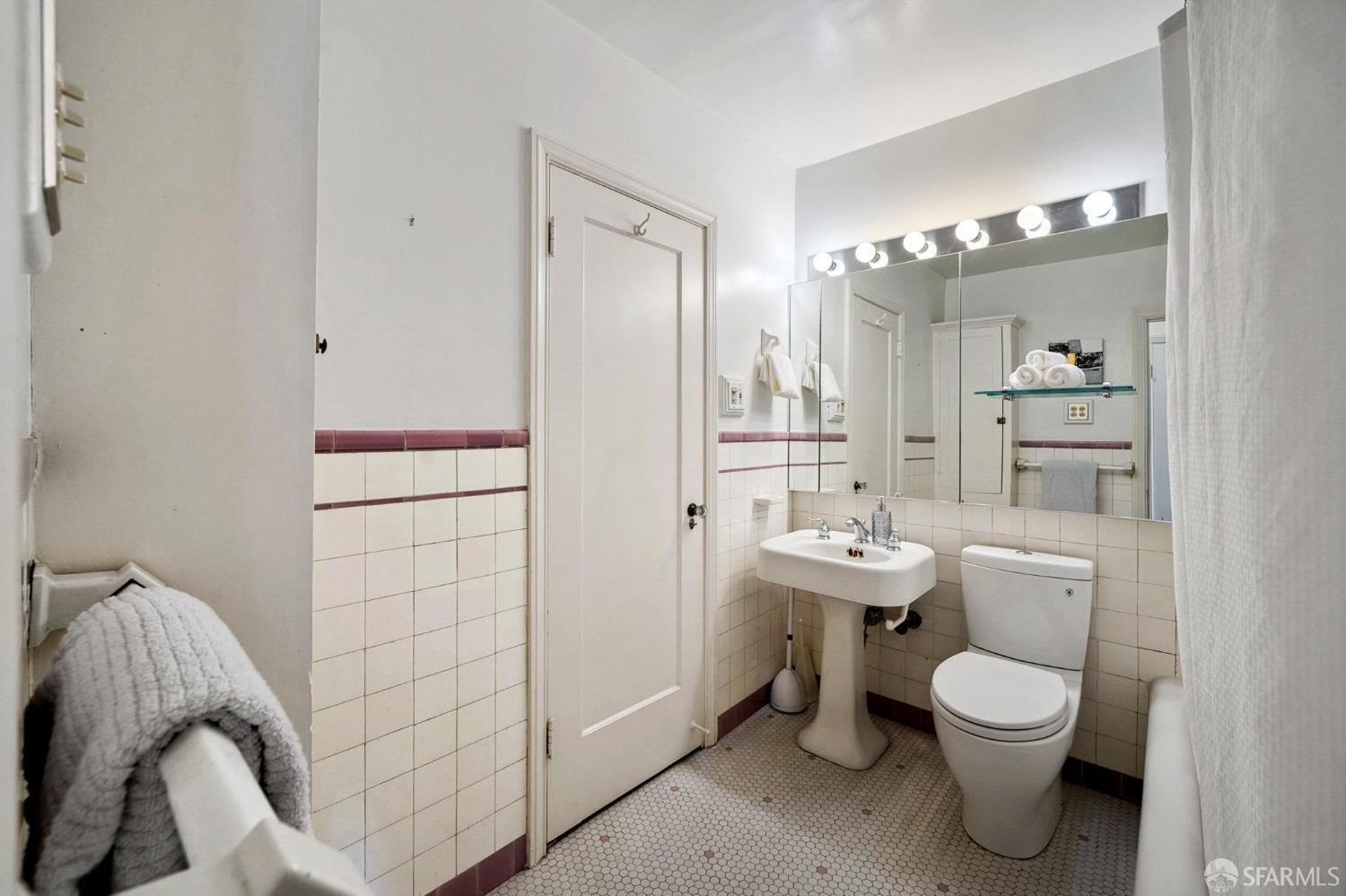 2100 Green Street # 304