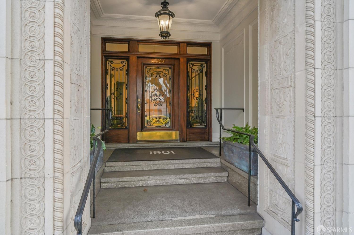 1901 California Street # 2