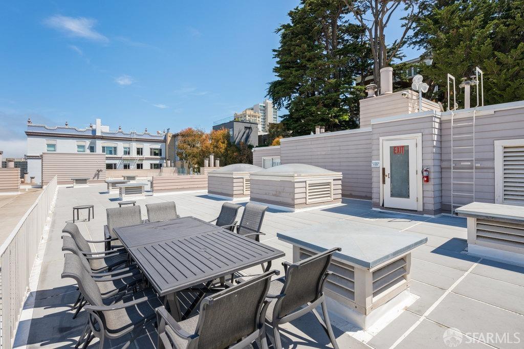 1380 Greenwich Street # 211