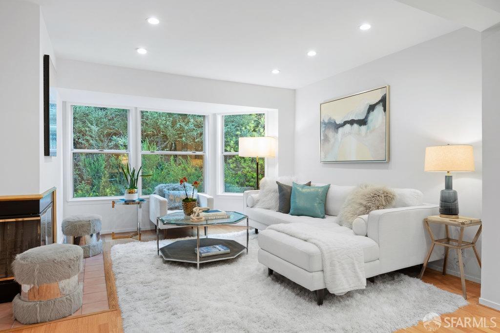 1380 Greenwich Street # 211