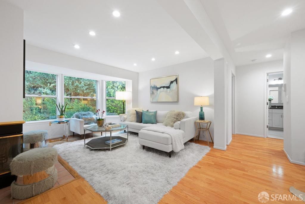 1380 Greenwich Street # 211