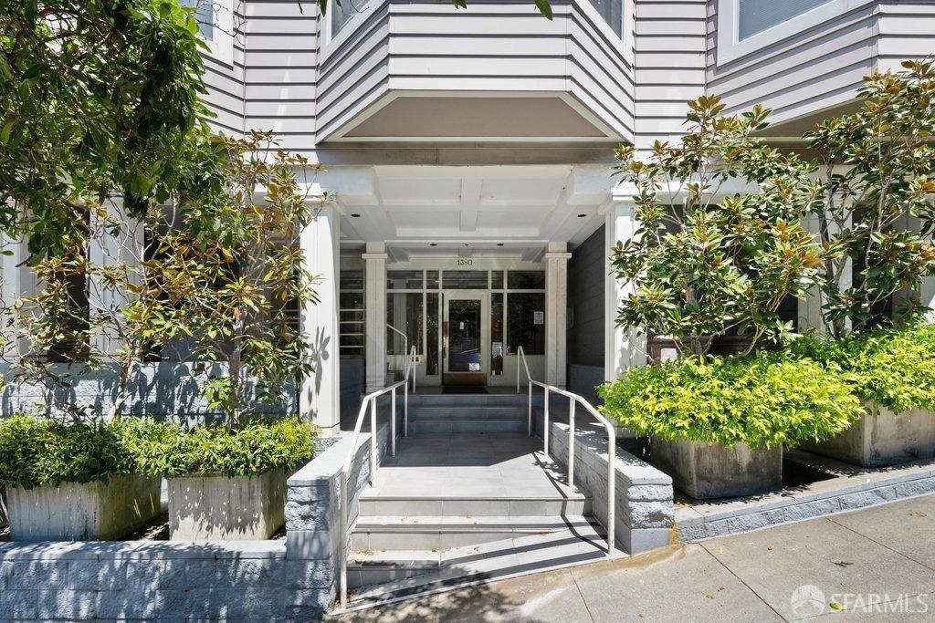 1380 Greenwich Street # 211