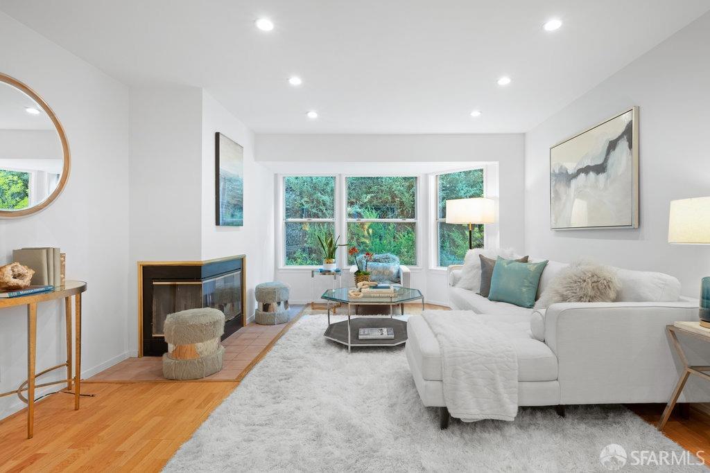 1380 Greenwich Street # 211