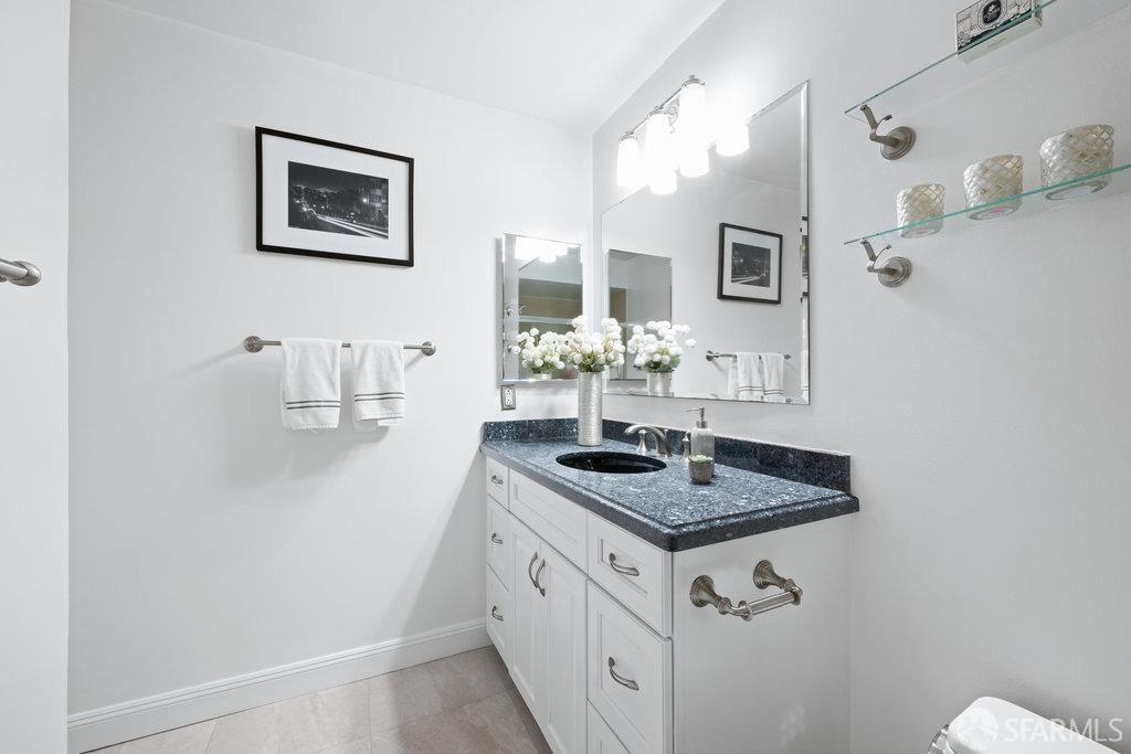 1380 Greenwich Street # 211