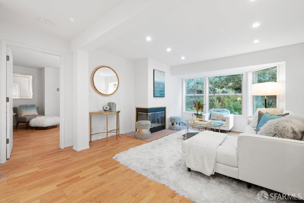 1380 Greenwich Street # 211