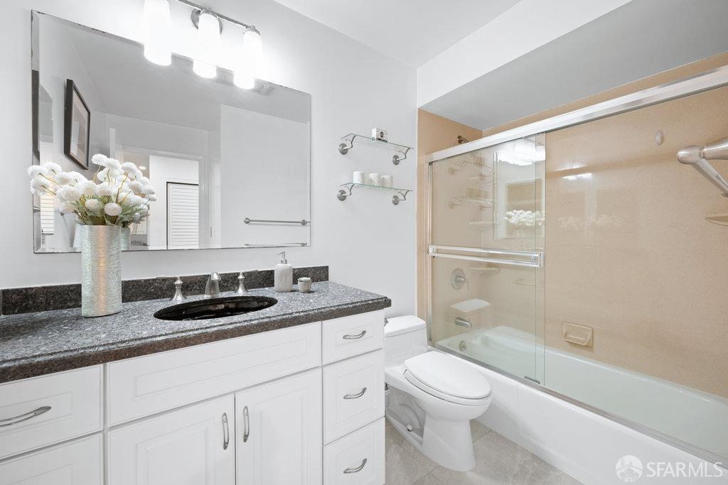 1380 Greenwich Street # 211