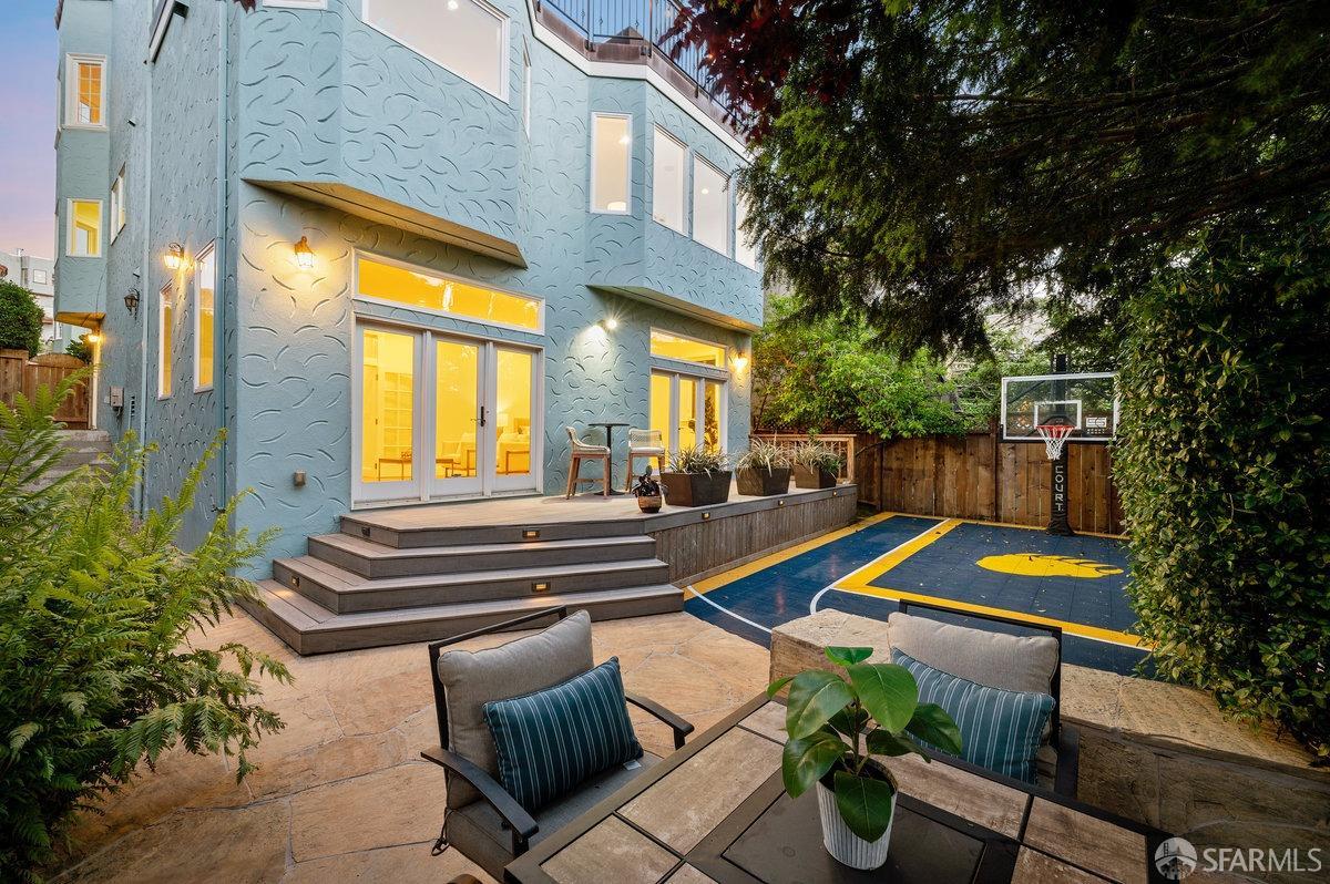 76 Hernandez Avenue