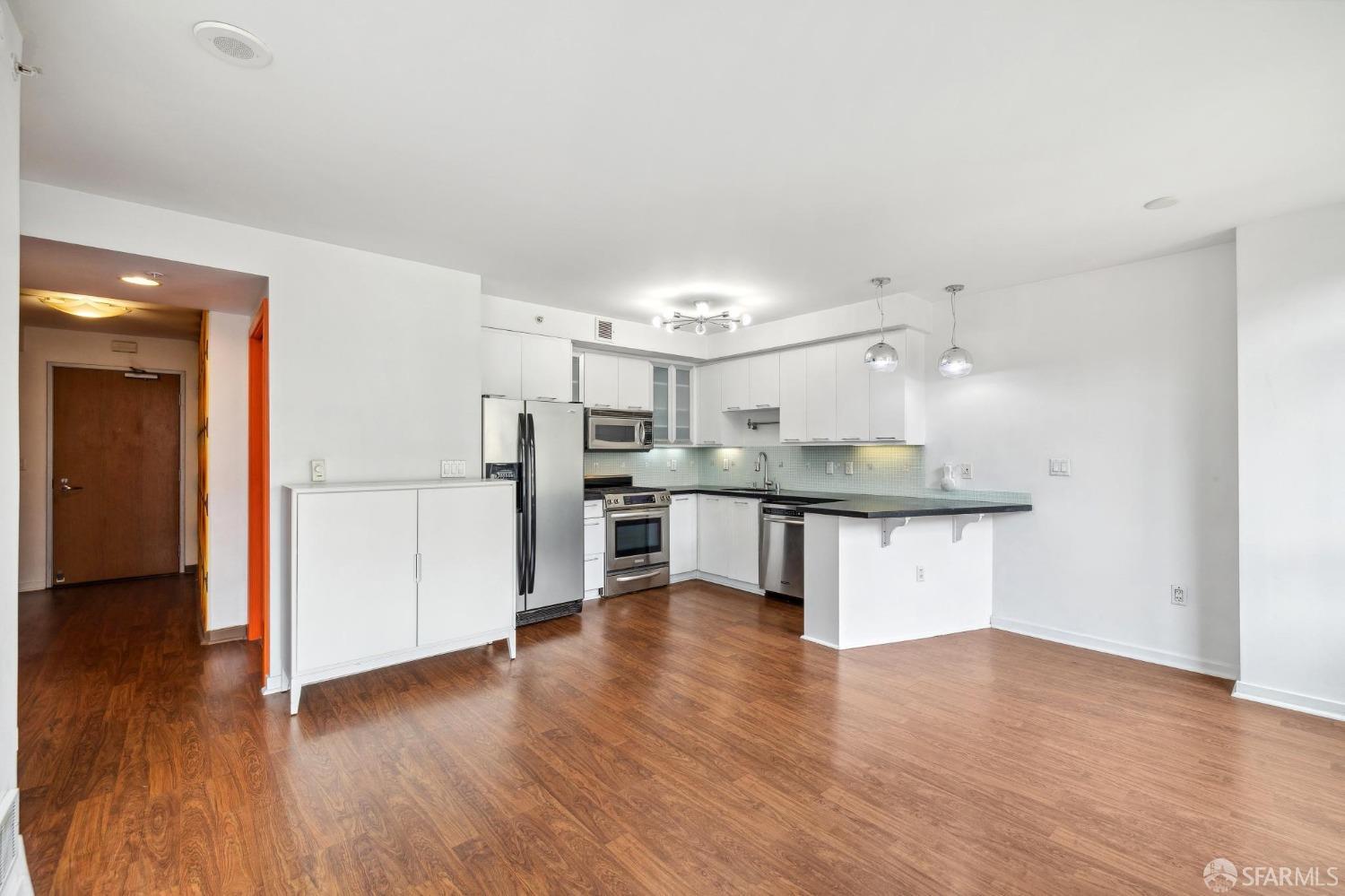 170 King Street # 910