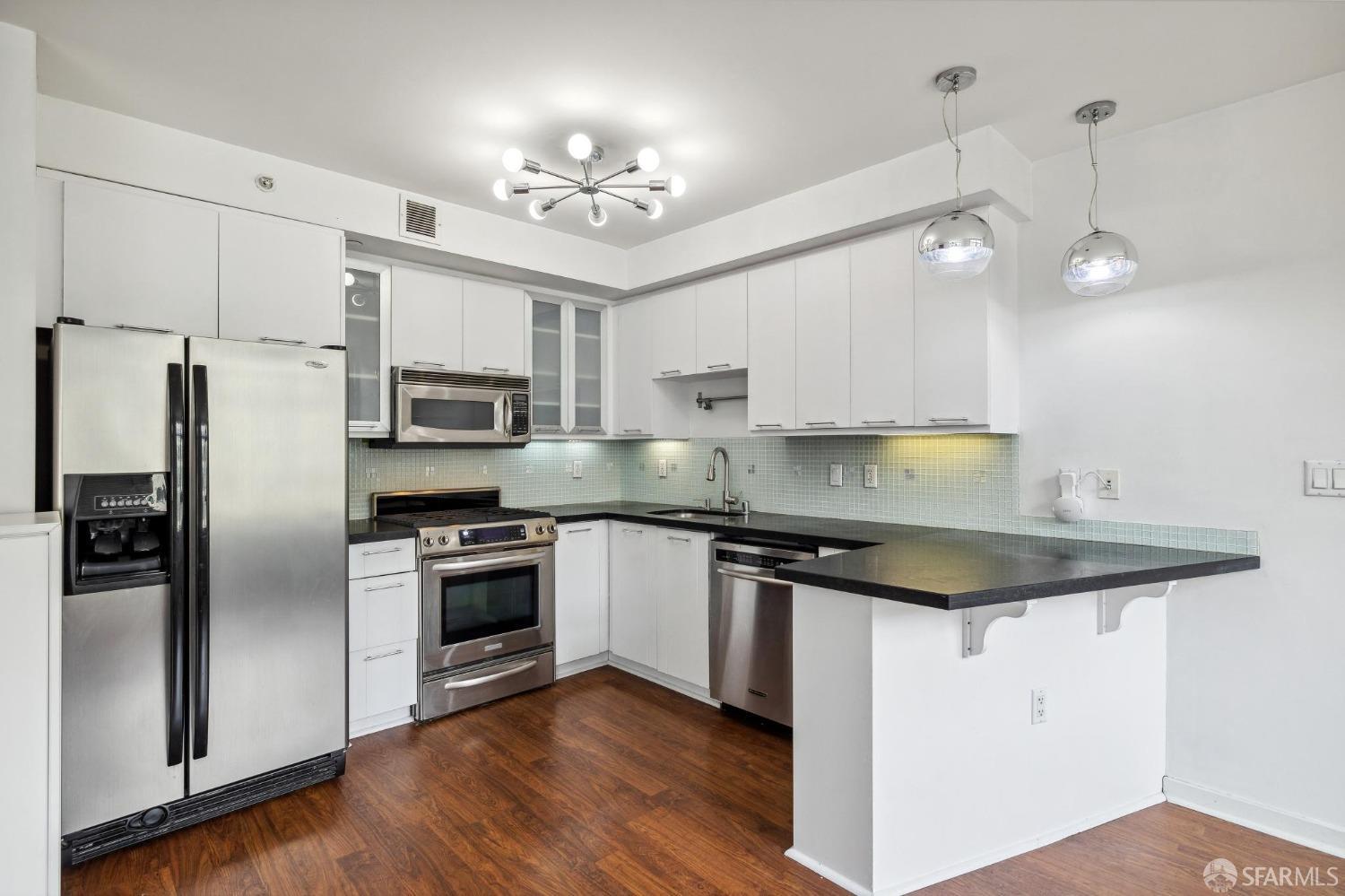 170 King Street # 910