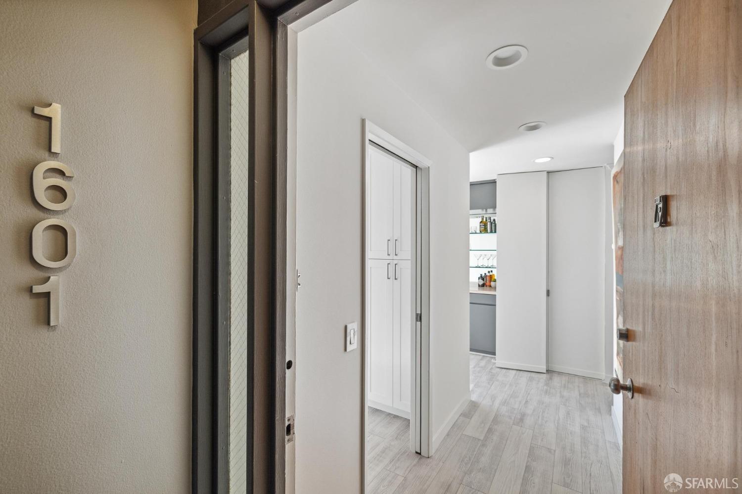 999 Green Street # 1601
