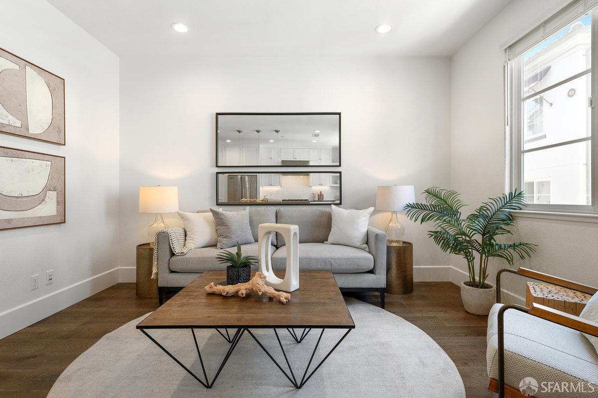 43113 Calle Sagrada