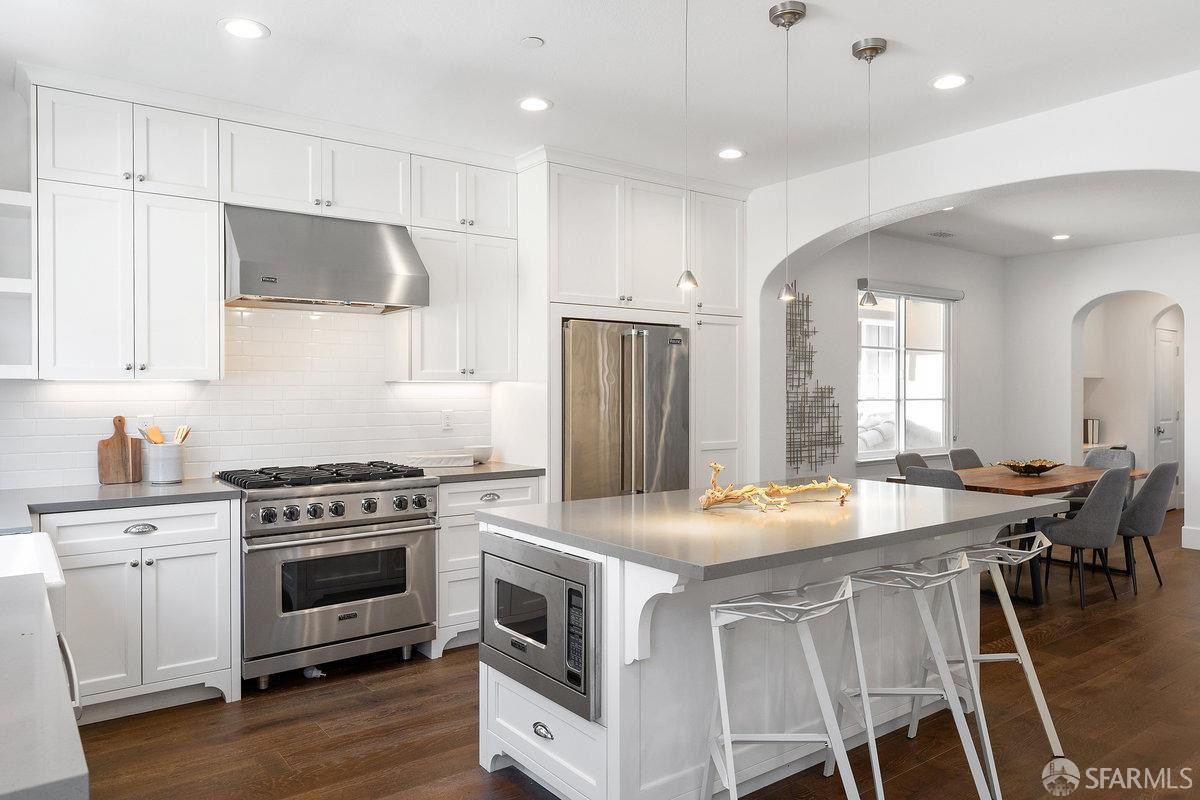 43113 Calle Sagrada