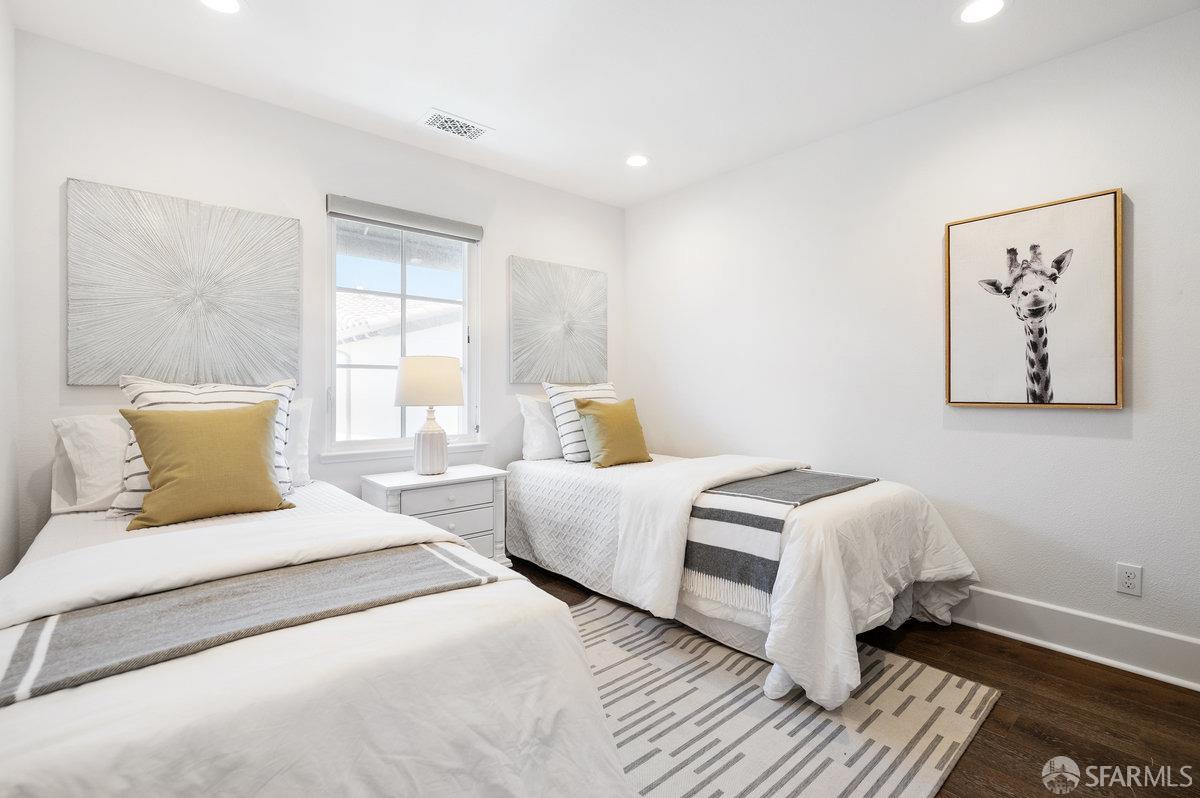 43113 Calle Sagrada
